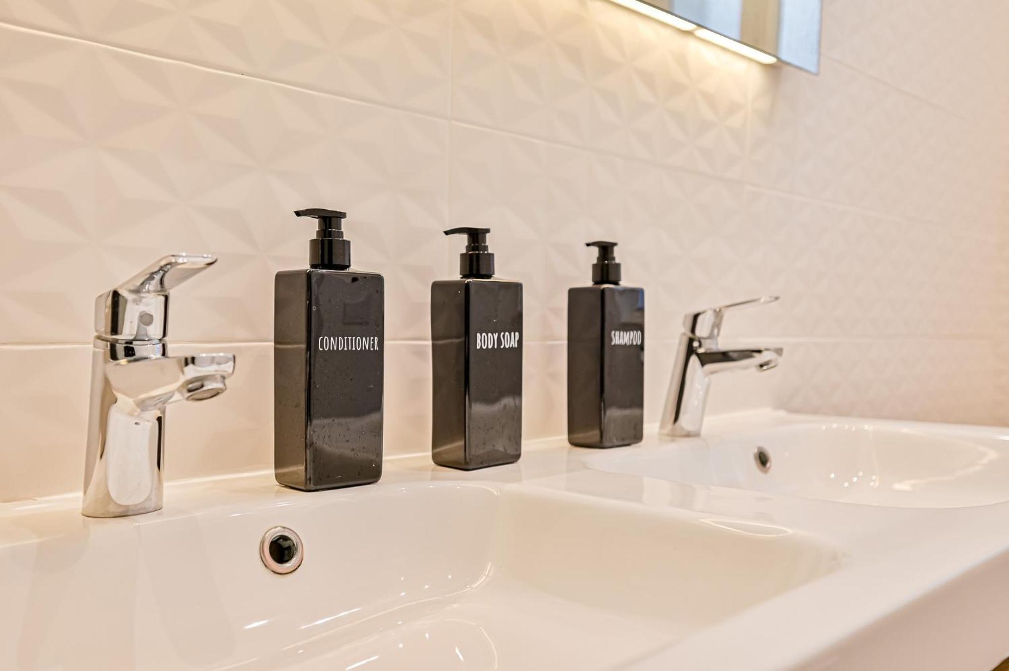 Elegant 3 Chambres, 3 Salles De Bain- Double Sejour- 16e- Calme Et Standing Paris