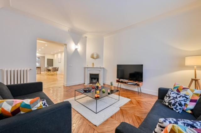 Elegant 3 Chambres, 3 Salles De Bain- Double Sejour- 16e- Calme Et Standing * Paris