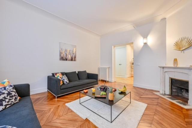Apartment Elegant 3 Chambres, 3 Salles De Bain- Double Sejour- 16e- Calme Et Standing Paris