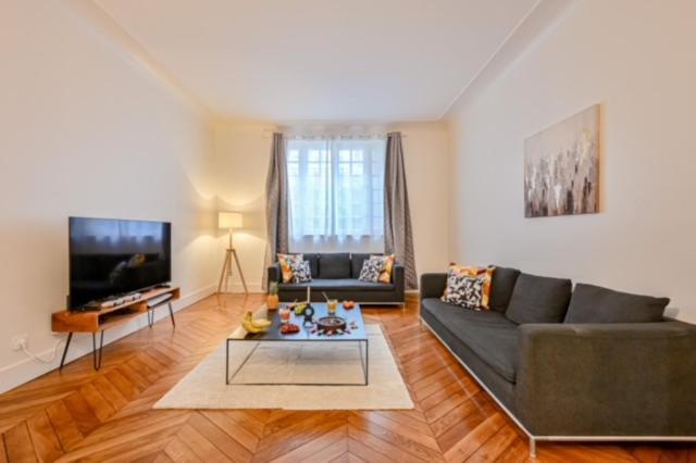Apartment Elegant 3 Chambres, 3 Salles De Bain- Double Sejour- 16e- Calme Et Standing *